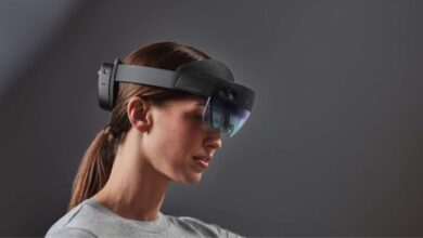 Microsoft Kurangi Pekerjaan di Mixed Reality, HoloLens 2 Bertahan